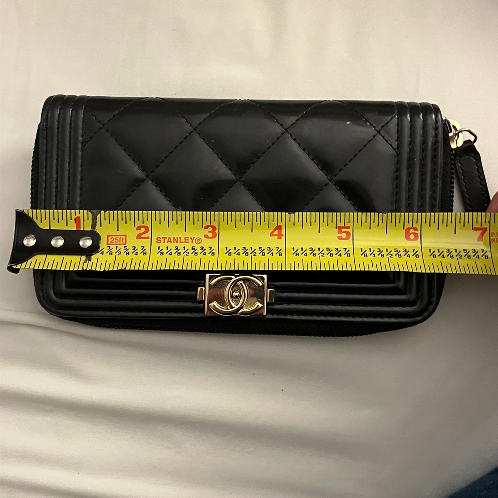 CHANEL Black Quilted Leather Wallet with Gold Accent - Picture 7 of 8